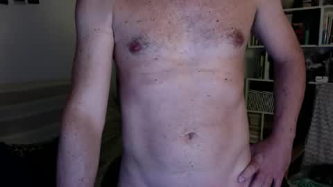 Snapshot of stranger_plus chatting on October 21, 5:05 pm send me pics if you want online show from October 21, 5:05 pm