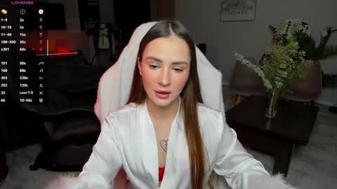 Laura online show from November 14, 2:25 am