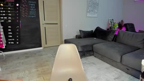 Laura online show from September 18, 2:37 am