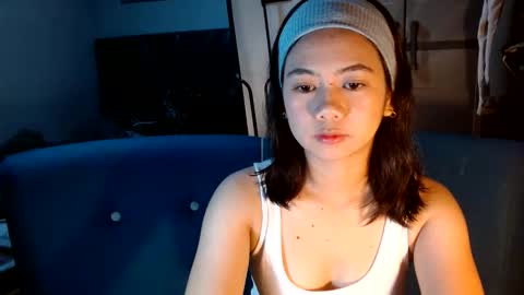 Kisses online show from March 20, 5:34 am