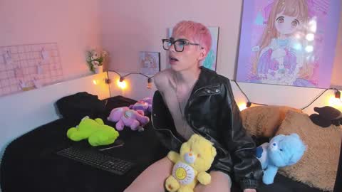 strawberry_kitty_ online show from October 31, 4:57 am