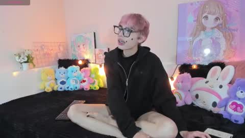 strawberry_kitty_ online show from December 19, 4:41 am