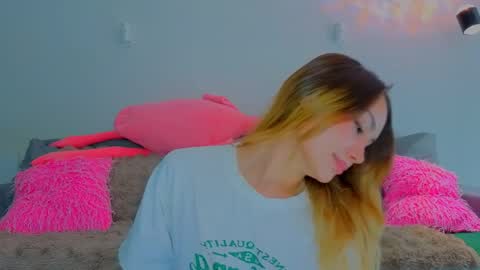 Tati and Lola online show from May 14, 11:52 am
