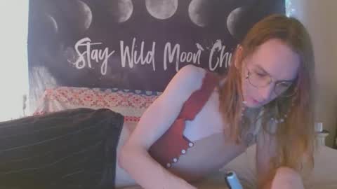 stray_dandelion online show from November 12, 7:16 pm