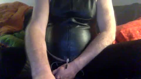 string00 online show from December 14, 9:48 am