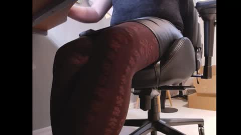 string_bas1 online show from January 6, 1:15 pm