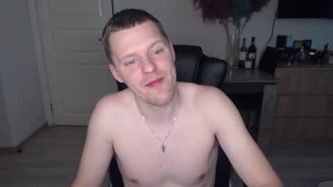 strong_guy_xxx online show from November 1, 7:40 am