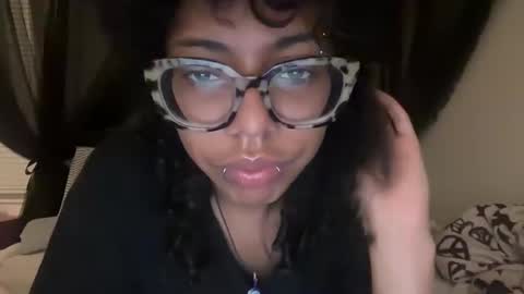 strrwberry online show from March 9, 5:34 am