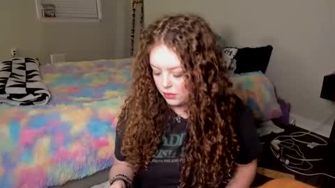 Strwbby online show from November 7, 5:43 am