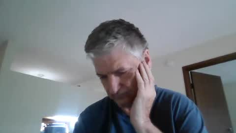 stuart9900 online show from July 1, 7:33 pm