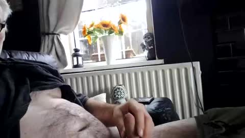 stud_1975 online show from February 2, 12:34 pm