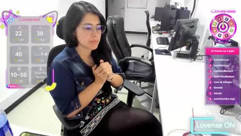 Snapshot of studcb_ chatting on October 1, 12:21 am studcb_ online show from October 1, 12:21 am