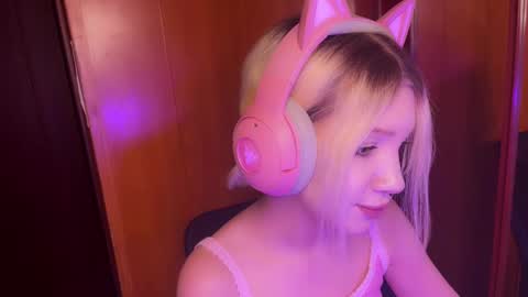 stuffy_ri online show from December 8, 2:35 am