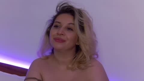 Snapshot of sublimecarla chatting on September 18, 7:01 am Carla online show from September 18, 7:01 am
