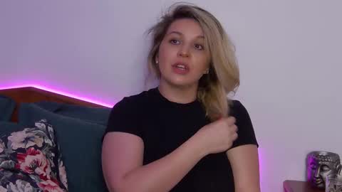 Snapshot of sublimecarla chatting on September 12, 9:55 am Carla online show from September 12, 9:55 am