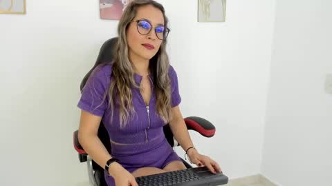 Snapshot of sugar_milff chatting on December 20, 5:51 pm sugar_milff online show from December 20, 5:51 pm