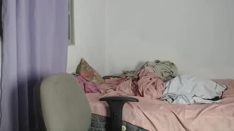 sour candy online show from December 18, 3:40 pm