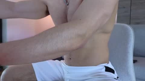 sultryandrewww online show from April 12, 10:52 am