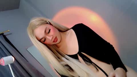 Snapshot of sultrybadbabe chatting on October 10, 4:35 pm sultrybadbabe online show from October 10, 4:35 pm