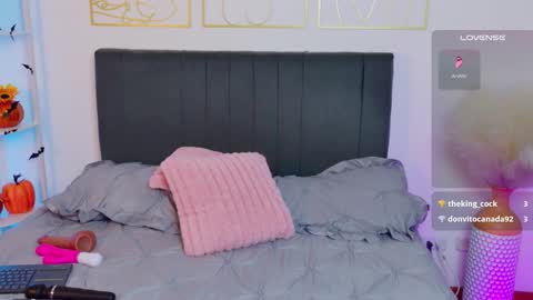 OnlyFans summer holiday online show from October 22, 5:21 am