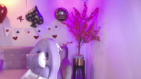 summer_miller online show from February 18, 11:54 am