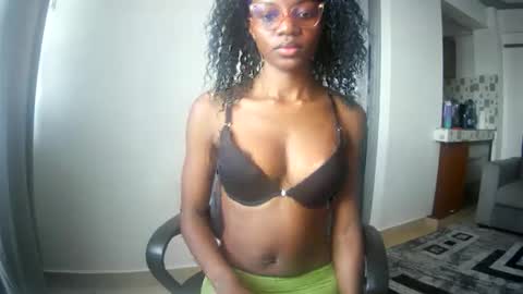 Snapshot of summerbuddy chatting on October 13, 6:59 am summerbuddy online show from October 13, 6:59 am