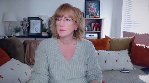 SummerKnightzzz online show from November 4, 4:30 pm