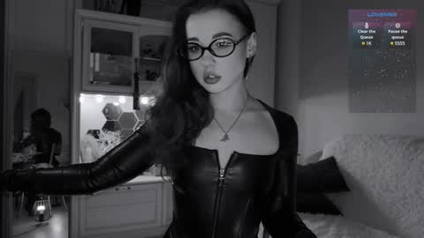 Snapshot of sun_for_you chatting on February 1, 1:23 am Miss Nelly online show from February 1, 1:23 am