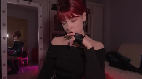 Miss Nelly online show from January 8, 8:04 pm