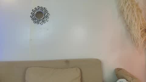 Aillyn Perez online show from November 7, 11:18 pm