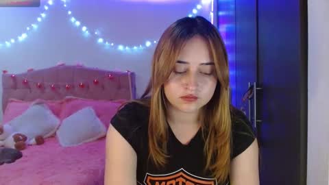 Snapshot of sunflower_dance chatting on February 25, 5:08 am Jeraldine online show from February 25, 5:08 am