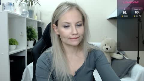 Naomi online show from October 14, 2:47 am