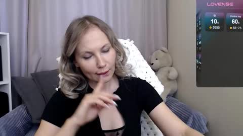 Naomi online show from February 17, 11:20 am