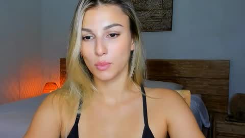 Snapshot of sunsetwithava chatting on September 10, 3:07 am sunsetwithava online show from September 10, 3:07 am