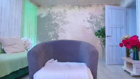 Eva  online show from June 15, 4:04 am