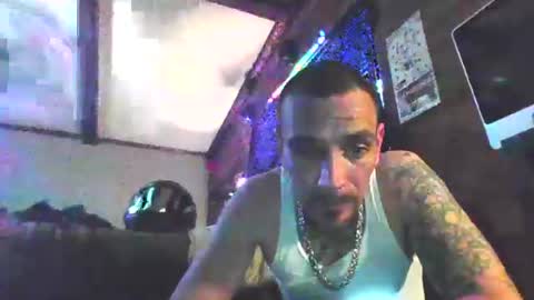 Snapshot of superd512 chatting on March 8, 11:28 pm Guero Cash online show from March 8, 11:28 pm