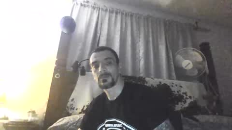 Snapshot of superd512 chatting on January 14, 7:17 am Guero Cash online show from January 14, 7:17 am