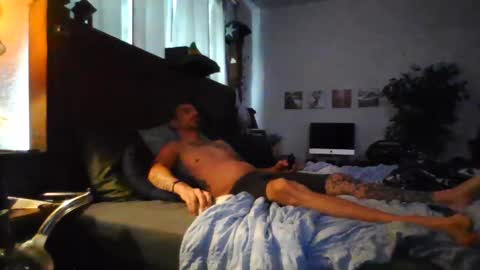 Snapshot of superd512 chatting on October 9, 5:51 pm Guero Cash online show from October 9, 5:51 pm