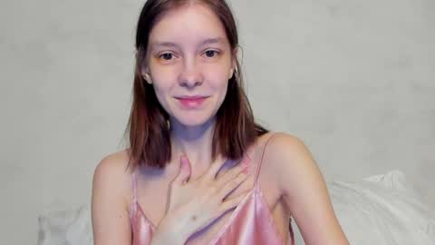 Una online show from April 1, 8:39 pm