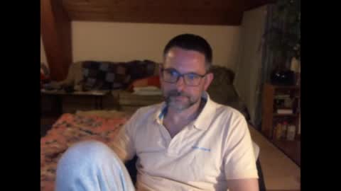 supersquirrel81 online show from April 15, 7:58 pm