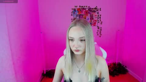 Annie online show from March 8, 1:06 am