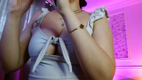 Snapshot of susana_hank chatting on February 21, 5:09 pm susana online show from February 21, 5:09 pm