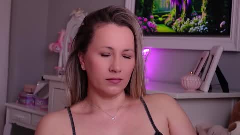 SusanJewel online show from March 3, 8:10 am