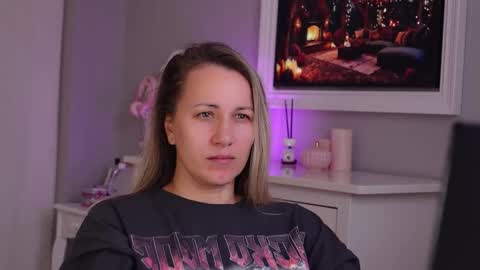 SusanJewel online show from November 17, 7:44 am