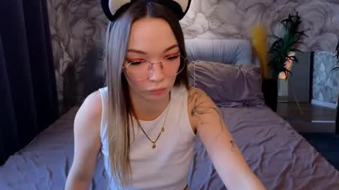 Snapshot of susannjohnson chatting on September 23, 1:10 am susannjohnson online show from September 23, 1:10 am