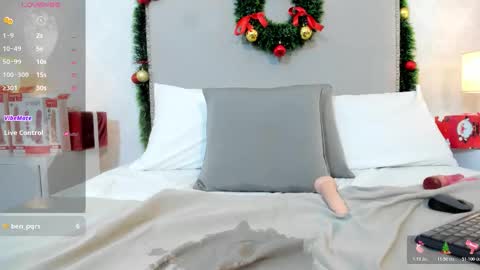 susanthomass online show from December 17, 7:53 pm