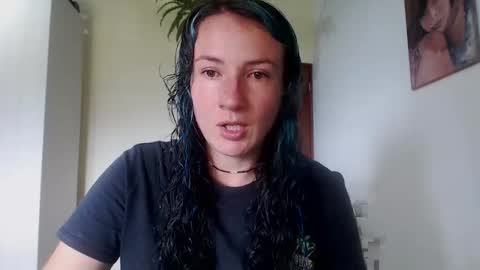 Susi online show from March 25, 9:32 pm