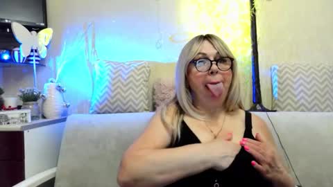 SusiexNoreen online show from March 18, 1:11 am