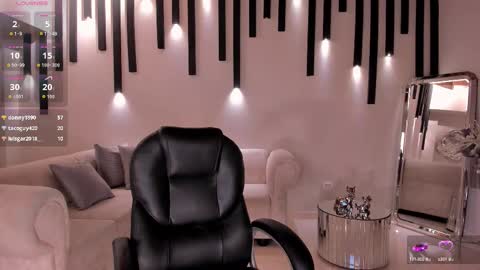 Snapshot of sussanelliot chatting on September 16, 11:12 am Sussan online show from September 16, 11:12 am