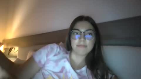 susyli online show from December 1, 8:29 pm